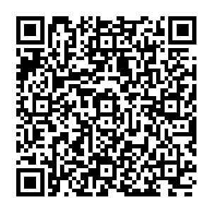 老哥通过金鹏银行的水晶遥感通讯系统传来的信息是――一根大黄瓜已经从家里送出二维码生成