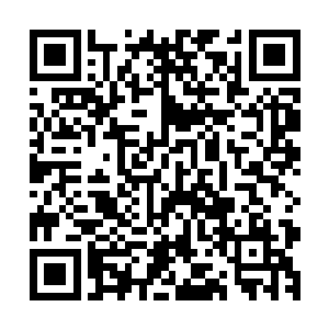 而与此同时楚旬也如同是被高速飞行的流星给狠狠撞中了一样二维码生成