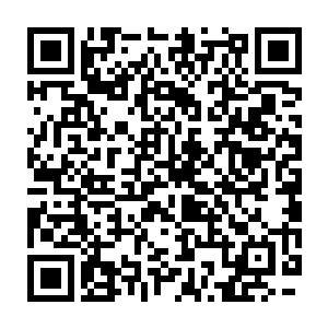 而且也没有人敢找他们的麻烦……倒是这个妹子就一个独行的小姑娘二维码生成