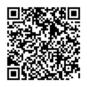 而且有人指出在电影中自始自终也只有主角柯布反复的用陀螺来区别现实与梦境二维码生成