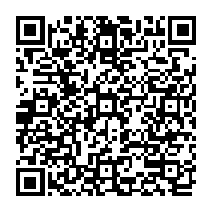 而之前他和徐晓春在电梯间里听到那些话语也无一不带着那么一丝半缕的挑逗撩拨气息二维码生成