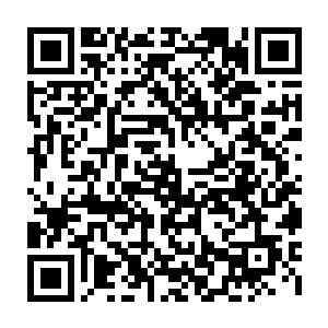 而他却只能在实在难受到无法忍受的时候对着房间里她的巨幅照片自行解决二维码生成