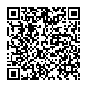 而另一枚子弹几乎是擦着栗笑天的身体飞过――警察开枪的时候故意避开了她二维码生成
