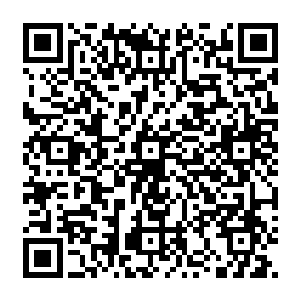 而它的却似乎是可以转动的……至少它的那只乌黑的爪子此时的角度跟一般常人是不一样的二维码生成
