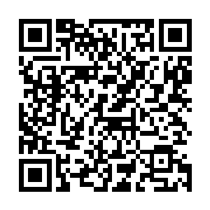 而我之前在乔通讯器内植入的病毒程序完全可以做到这一点二维码生成