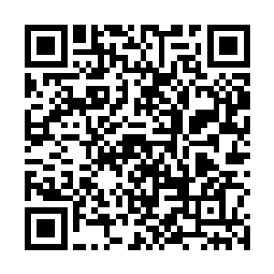 而手持巨钟之人则是靠着巨钟硬生生的将对方砸了下去二维码生成