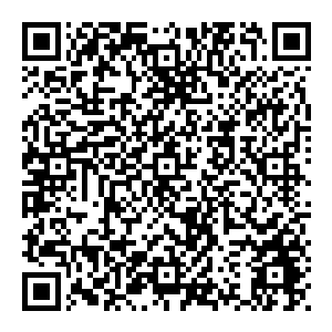 而玉女也觉得这个土包子用皮衣把全身包裹得严严实实的体现不出皮质的那种质感和人身上的性感――她不像是个女人二维码生成