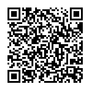 而眼前这次轻敌的代价就是……他已来不及采取其他方式应对眼前的连斩二维码生成