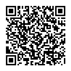 而确实被化学武器冲击的姑娘嘎吱一声把车停在一家国产体育服饰店门口二维码生成