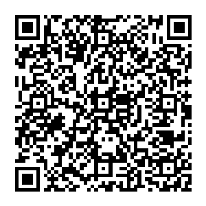 而绝对不会有人在这个时候冒天下之大不韪为马克・休斯辩解――当时的情况也确实是这样的……二维码生成