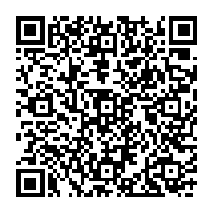 而这一次网络上泛滥的照片居然可以清晰完美的看见蓝梦的胸部……众宅男们瞬间鸡冻了二维码生成