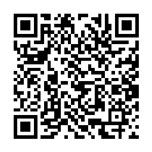而这时本在两翼的队伍倒是行动极快纷纷杀了上去二维码生成