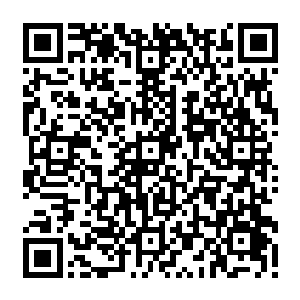 而那辆一直在移动的bp战车时不时朝着荒漠旷野中看起来人群稍微集中的区域来一炮二维码生成