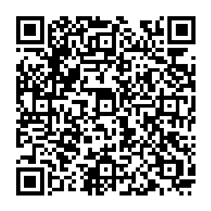 肯蒂尼奥张着嘴 本打算将刀叉上的牛肉放进嘴里 听了小爱的话 不由 的停下了动作二维码生成