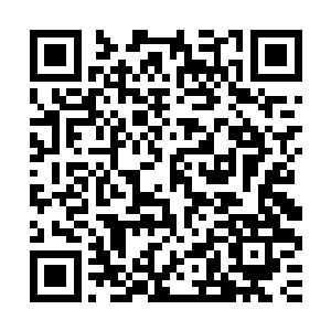 虽然表情依旧是笑眯眯的和自己周围的港商谈论着车经过的地方二维码生成