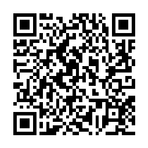 虽然说他自己对付几个狼族的长老倒是没有什么大的问题二维码生成