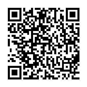 被怀中玉人柔软娇嫩的玉体和丰满挺拔的玉峰刺激得不可自制二维码生成