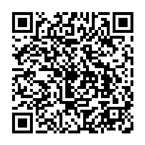 被滇南晚报微博曝光的张生在豪华餐厅用饭的组图已经在微博上被转发了上万次二维码生成