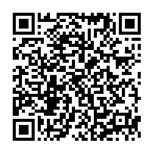 认命的任由师叔将他拉在病床边坐了下来看着周亮在一边不停的扭动二维码生成