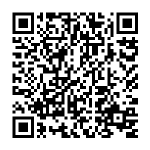 让他父亲让家里的管家带叶秋他们入住在了帝龙大厦对面的酒店里二维码生成