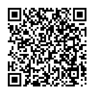 让八车道的街道看起来如一条条的彩色细线在钢筋混凝土森林中穿行缠绕二维码生成