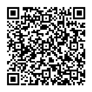 让大家感到意外的是……训练结束之后的罗伊・马凯竟然也没有跟着他们一起回更衣室二维码生成