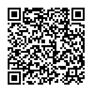 许久许久之后才会猛然发现雨果居然也在――因为雨果一言不发就站在那里二维码生成