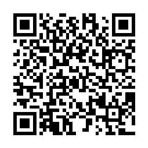 许紫烟立刻伸出手指在空中刻画了一个灵魂誓言的符箓二维码生成