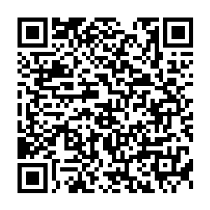 说不定将他擒下来之后可以逼问出他的来历以及一些宝物的使用方法啊二维码生成