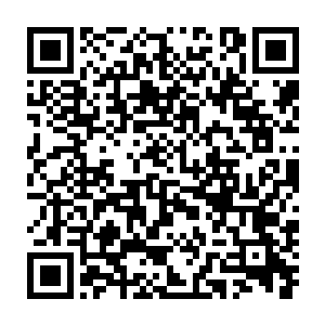 说完我从随身携带的袋子里掏出两瓶白酒拿出在路上买的熟食摆了一桌二维码生成