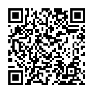 说着顺便把刚才张华新给自己传递的牟天博在贡州一案中二维码生成