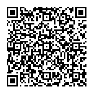 赵纯良嗖的一下就站了起來　脸色一变　快速的冲到门口　将门打开一条缝　而后把脑袋探了出去　问道　二维码生成