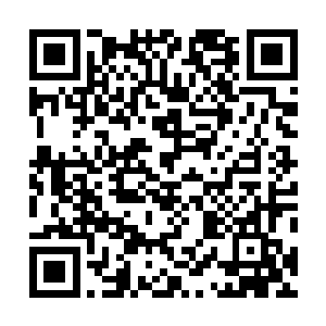身体也是完全显露了出来……但却完全看不出人的模样了二维码生成
