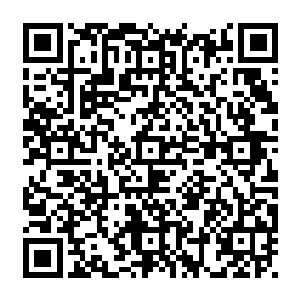 边飞行边询问着巫行云这一小队修士的特长――巫行云既然带着他的小队和她在一起二维码生成