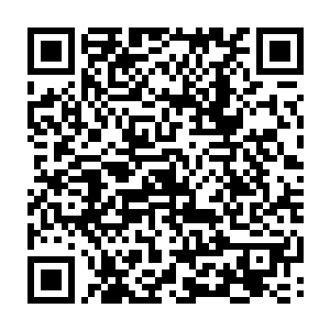 还无意识的把之前有点故意拉开跟娜塔莎比事业线的运动服拉链拉上去点二维码生成