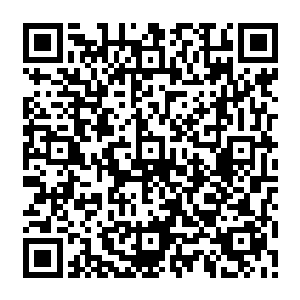 还是和那个姓刘的是一伙的……不过你们想在我的面前把我的朋友带走是没有可能的二维码生成