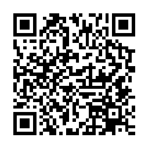还有一些拥有才艺的女人会在小镇上的歌剧舞里表演歌舞……二维码生成