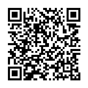 还顺手砰地一声关上了卧室的房门直接将功臣容叙挡在门外二维码生成