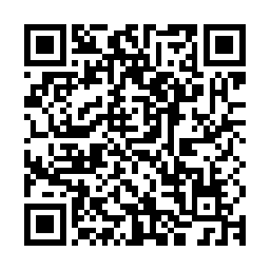这两个字与他当初在常衡时沐红颜的房间见到的两个字一模一样二维码生成