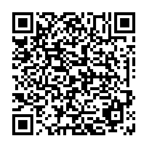 这个一项以硬汉形象出现在众人面前的糙男子在拿到身份证的瞬间泪流满面二维码生成