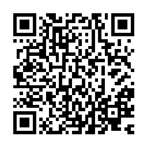 这个抽着雪茄的男子再一次的上演了自从他参赌后的神奇表现二维码生成