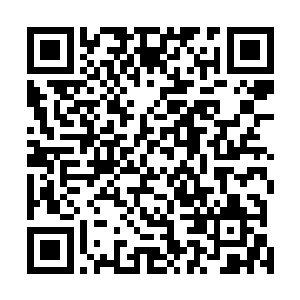 这些队员在敌群中的快速移动使得车上的机枪手不敢开枪二维码生成