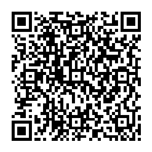 这位风水师趁着跟随他的军队不注意的时候叫他的徒弟偷偷去告诉当地民众准备好家禽的血二维码生成