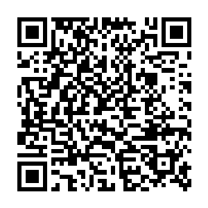 这可真是具有历史意义的一幕啊――荣职业生涯以来第一次踢任意球二维码生成