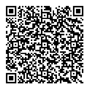 这妖帅妖蚁额上双角太过强大 就是不知道其破绽在哪 飞在天空 月殇箭瞄准它的弯角 弯弓搭箭 咻地一声射了出去二维码生成