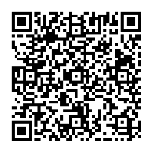 这才刚刚由他派遣了家族的亲信转成给他的父亲老巴里送过去的……做可这才多久的功夫二维码生成