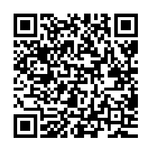 这把威力巨大的火枪就在一栋荒废木楼三层的小房间里重现了二维码生成