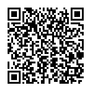 这笔高达四百万的支出也使得她刚刚宽裕起来的经济一下就紧张了起来――随着二维码生成