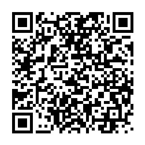 连甄妮和自己如胶似漆的情侣都会在现实的youhuo和压力下分道扬镰二维码生成