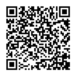 那一根重达数吨的海神三叉戟狂暴的撞击了正前方的一栋高达十几层的建筑物上二维码生成